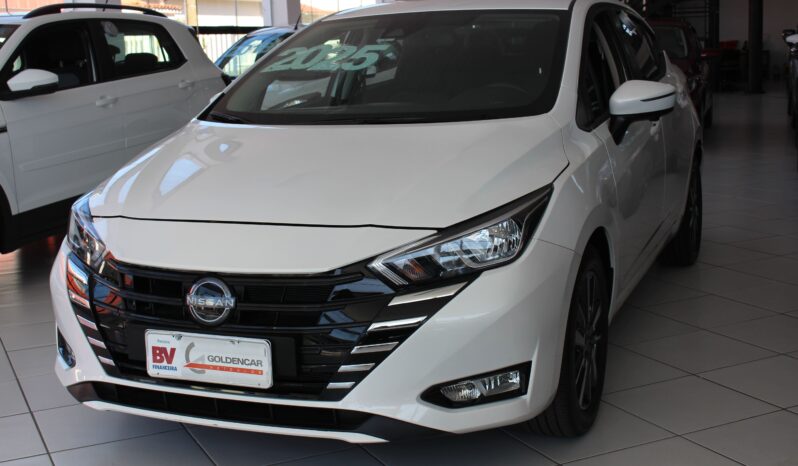  Nissan Versa Advance – 2025  cheio