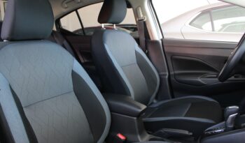  Nissan Versa Advance – 2025  cheio