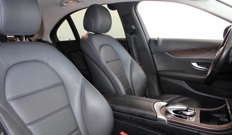  Mercedez-Benz C 180 – 2020  cheio