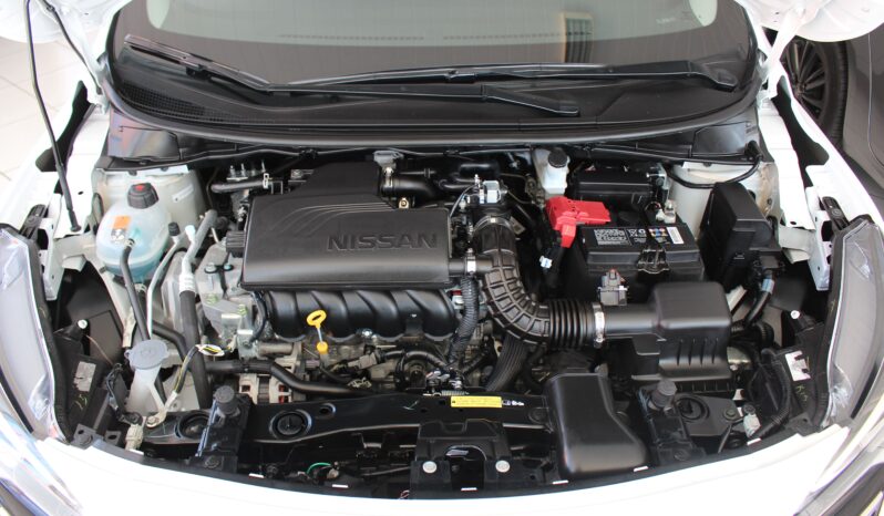  Nissan Versa Advance – 2025  cheio