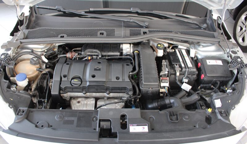  Peugeot 208 Allure – 2022  cheio